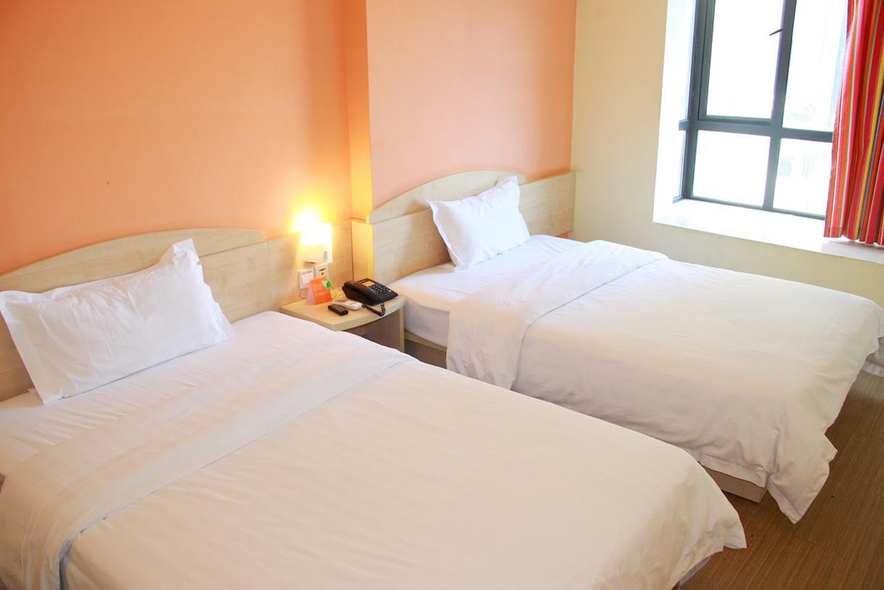 7Days Inn Xianning Hot Spring Pedestrian Street Shopping Park Экстерьер фото