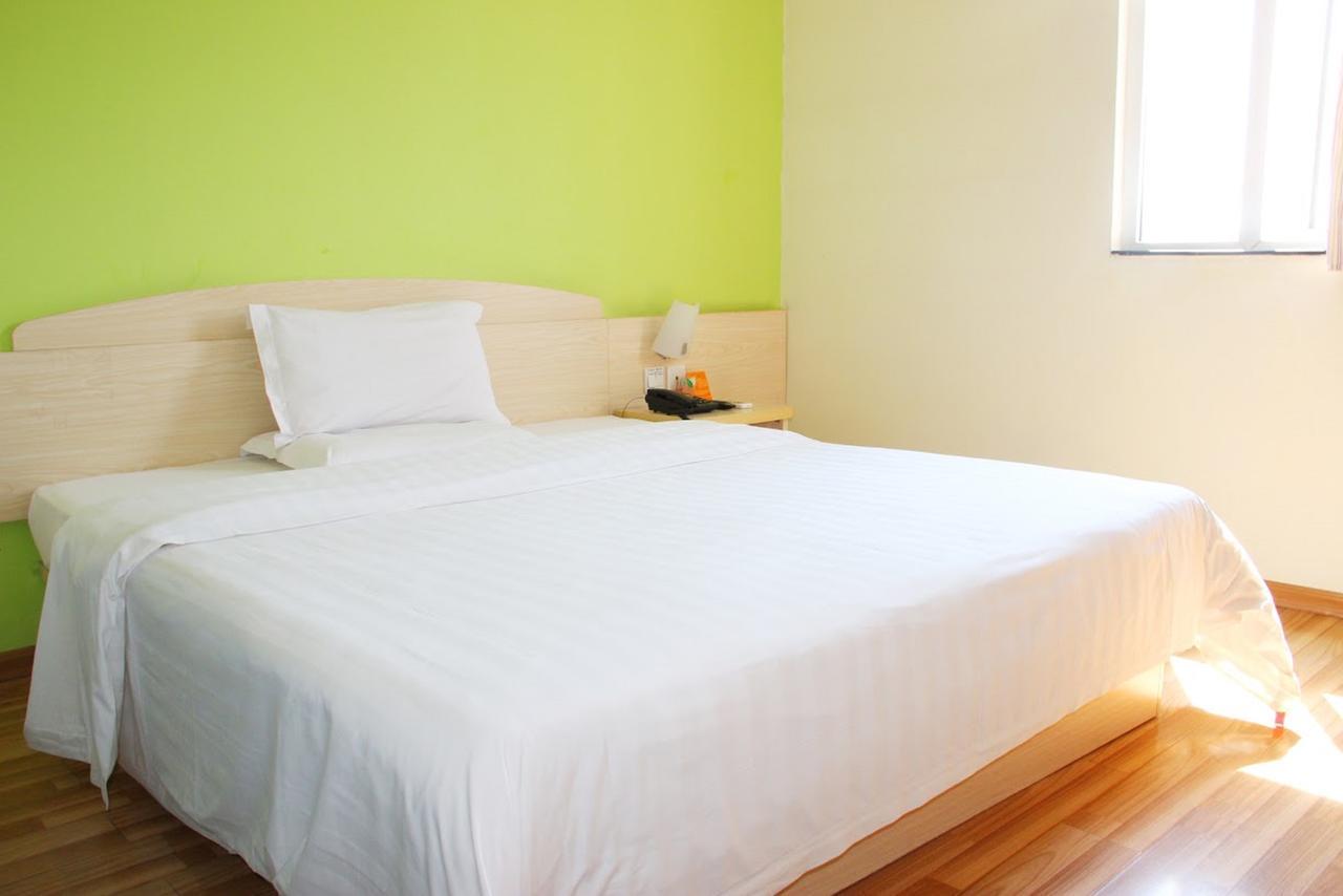 7Days Inn Xianning Hot Spring Pedestrian Street Shopping Park Экстерьер фото