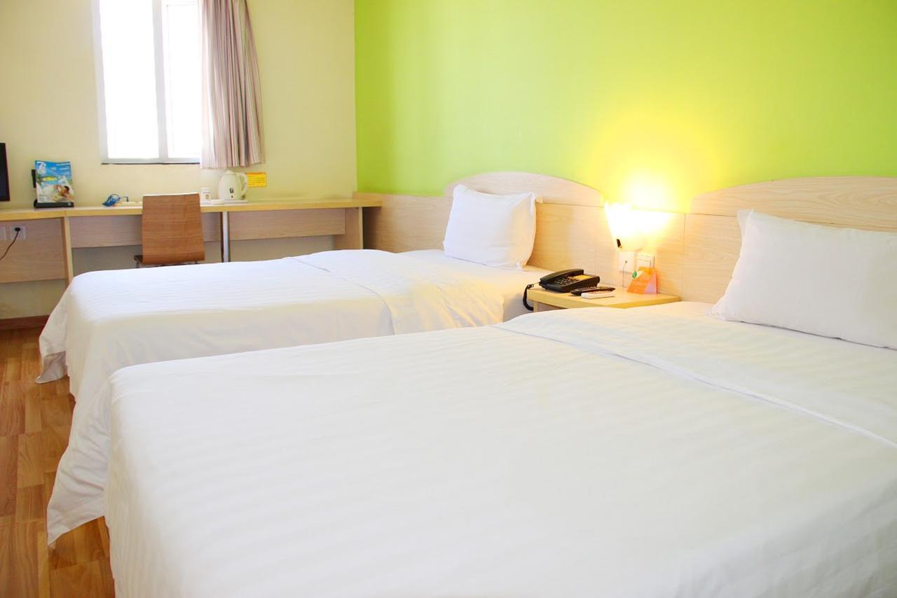 7Days Inn Xianning Hot Spring Pedestrian Street Shopping Park Экстерьер фото